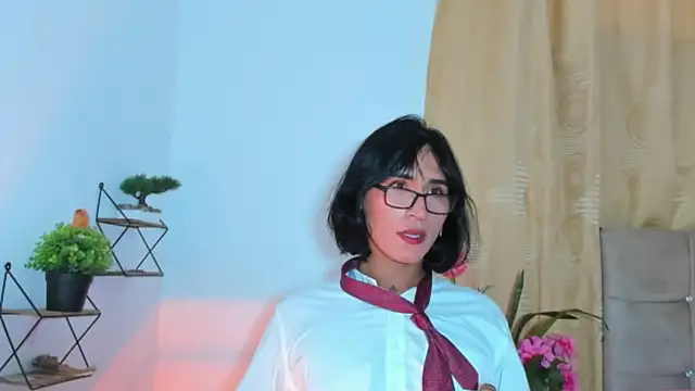 nahomi28  online show from 11-04-25, 04:39