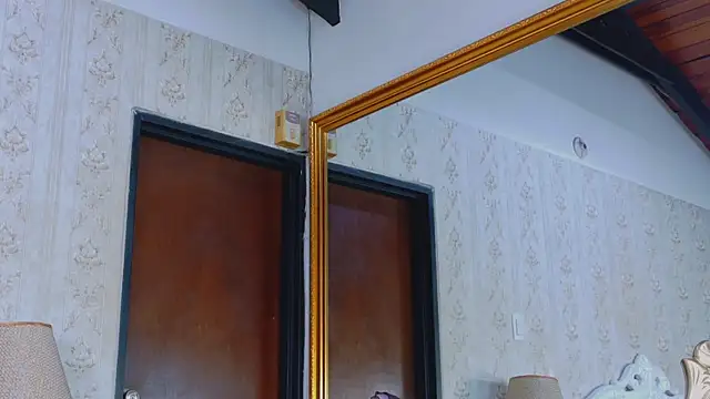 Kelly Swift online show from 04-25-26, 03:09