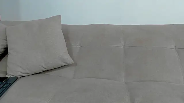 hanathompson   0 online show from 12-18-25, 03:51