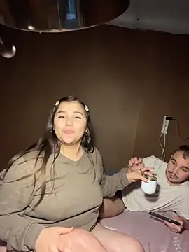 Snapshot of angietubebe chatting on 10-26-25, 02:06 angietubebe online show from 10-26-25, 02:06