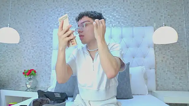 DylanThompsonn online show from 10-26-25, 01:39