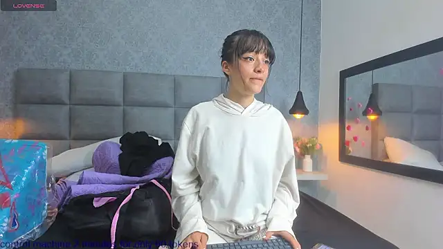 Luna Bella3 online show from 02-15-26, 11:19