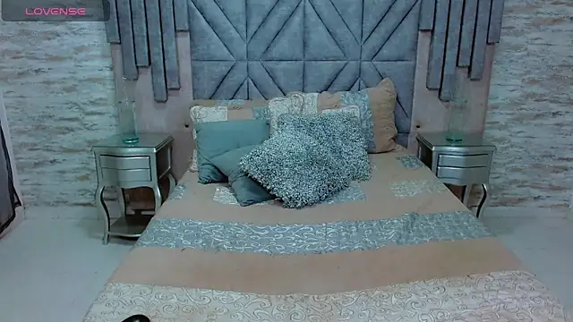 chairahot2 online show from 11-18-25, 01:04