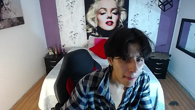 Snapshot of Ghost__Girl_ chatting on 11-22-25, 01:04 Ghost Girl online show from 11-22-25, 01:04