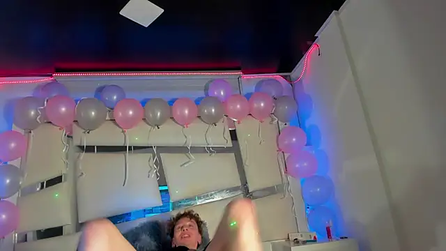 Snapshot of Genesis_ask chatting on 10-28-25, 04:16 Genesis ask online show from 10-28-25, 04:16