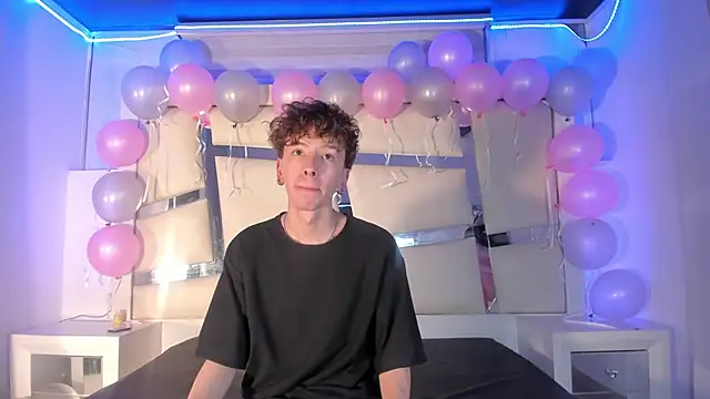 Snapshot of Genesis_ask chatting on 10-28-25, 11:29 Genesis ask online show from 10-28-25, 11:29