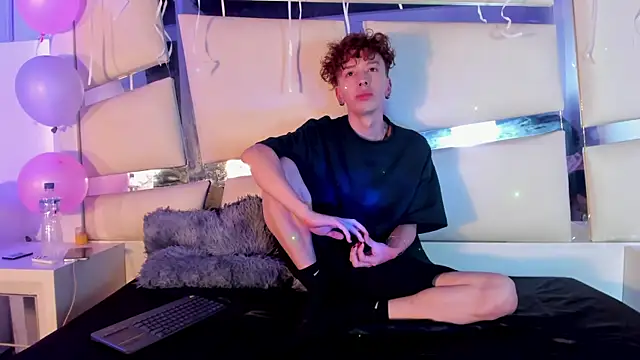 Snapshot of Genesis_ask chatting on 11-06-25, 04:02 Genesis ask online show from 11-06-25, 04:02