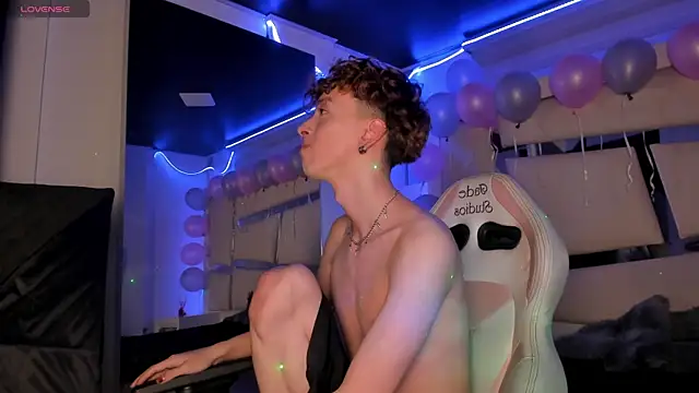 Snapshot of Genesis_ask chatting on 11-08-25, 03:18 Genesis ask online show from 11-08-25, 03:18