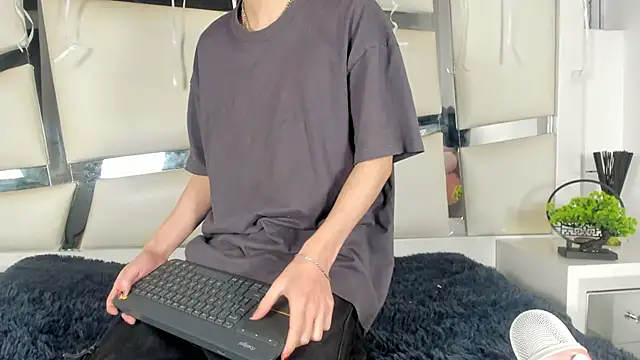 Snapshot of Genesis_ask chatting on 11-17-25, 03:34 Genesis ask online show from 11-17-25, 03:34