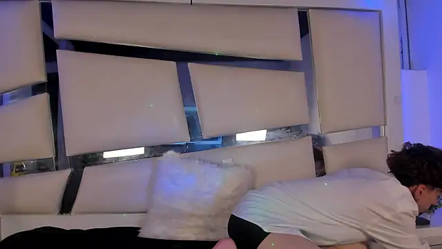 Snapshot of Genesis_ask chatting on 11-24-25, 04:12 Genesis ask online show from 11-24-25, 04:12