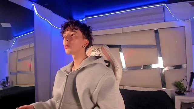 Snapshot of Genesis_ask chatting on 12-02-25, 03:45 Genesis ask online show from 12-02-25, 03:45