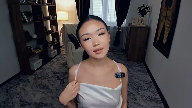 Snapshot of OnieClose chatting on 11-15-25, 08:11 OnieClose online show from 11-15-25, 08:11