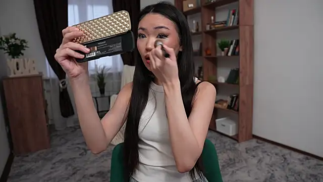 Snapshot of OnieClose chatting on 12-03-25, 08:00 OnieClose online show from 12-03-25, 08:00