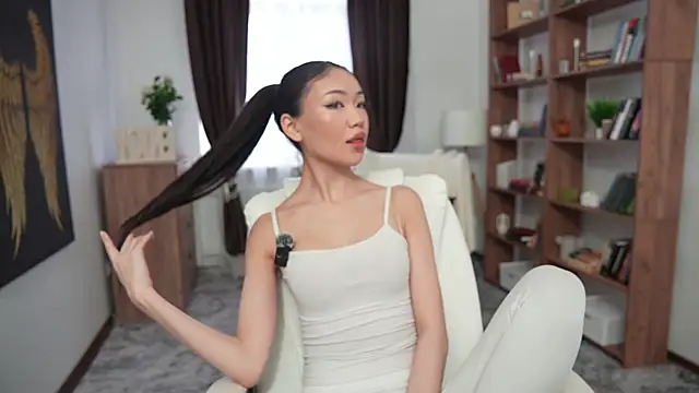 Snapshot of OnieClose chatting on 12-15-25, 08:07 OnieClose online show from 12-15-25, 08:07