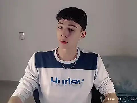 Sett 01 online show from 11-05-25, 02:55