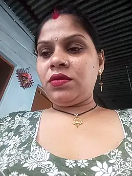 Snapshot of HayatKapoor chatting on 11-12-25, 08:48 HayatKapoor online show from 11-12-25, 08:48