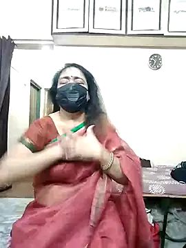 Snapshot of Miss_Seeya25 chatting on 10-27-25, 04:55 Miss Seeya25 online show from 10-27-25, 04:55