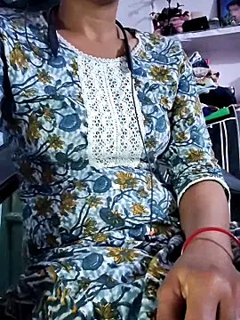 Hot-Rubyy online show from 04-10-26, 04:33