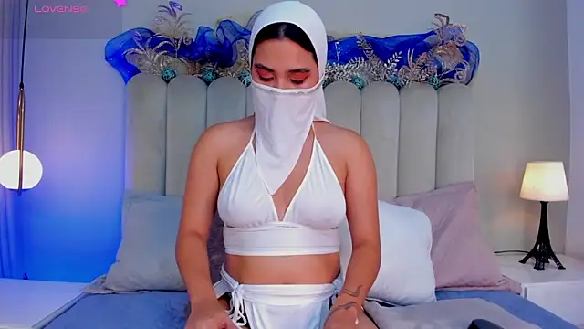 Melanie hillz online show from 11-30-25, 04:44