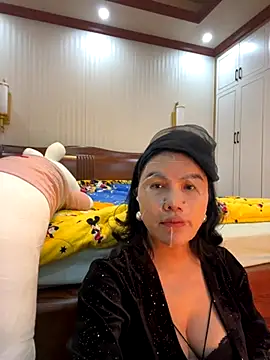 Snapshot of Qt889999 chatting on 11-10-25, 02:16 Qt889999 online show from 11-10-25, 02:16