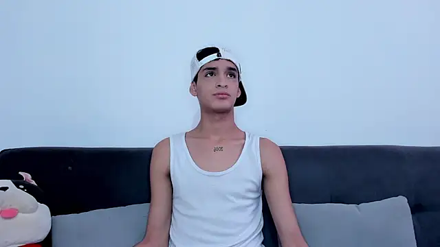 Snapshot of StevennParker chatting on 10-27-25, 06:56 StevennParker online show from 10-27-25, 06:56