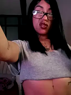 Snapshot of _Katica-Vip_ chatting on 12-18-25, 03:12 Katica-Vip online show from 12-18-25, 03:12