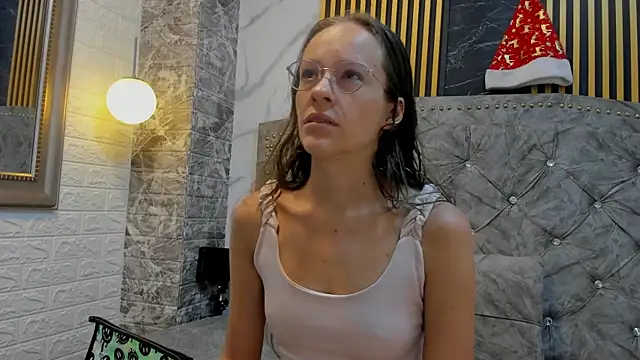 Salome cruxx online show from 11-21-25, 11:20