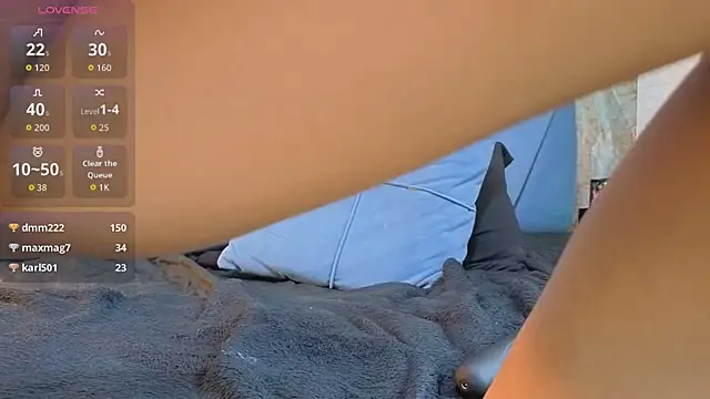 Salome cruxx online show from 04-19-26, 06:10