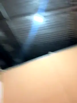 Snapshot of selenerey chatting on 10-27-25, 02:04 selenerey online show from 10-27-25, 02:04