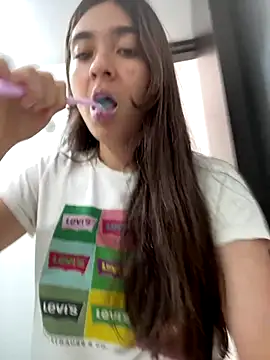 Valentina ro online show from 11-22-25, 05:01