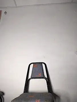 Alex Sweeting online show from 10-28-25, 05:44