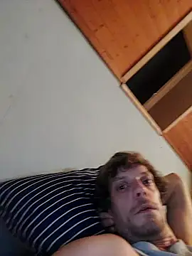 Snapshot of nudeshowfeet chatting on 10-27-25, 06:39 nudeshowfeet online show from 10-27-25, 06:39