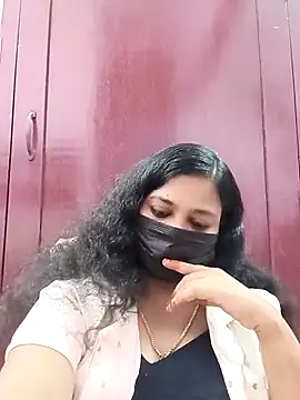 Snapshot of Mandhra28 chatting on 11-13-25, 07:35 Mandhra28 online show from 11-13-25, 07:35