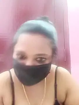 Snapshot of Mandhra28 chatting on 11-17-25, 06:57 Mandhra28 online show from 11-17-25, 06:57