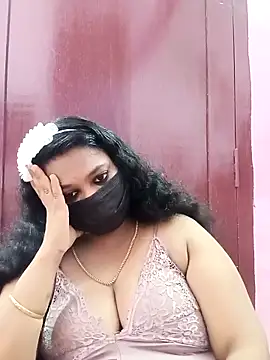 Snapshot of Mandhra28 chatting on 11-21-25, 08:07 Mandhra28 online show from 11-21-25, 08:07