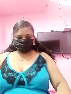 Snapshot of Mandhra28 chatting on 11-24-25, 09:31 Mandhra28 online show from 11-24-25, 09:31