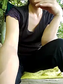 Snapshot of doggy-00 chatting on 07-12-26, 05:20 doggy-00 online show from 07-12-26, 05:20