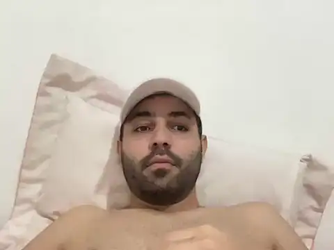 Snapshot of HotCamBR chatting on 10-28-25, 12:52 HotCamBR online show from 10-28-25, 12:52