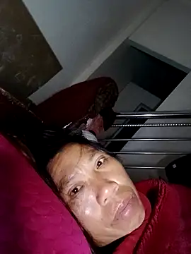 bella-la online show from 12-20-25, 10:50