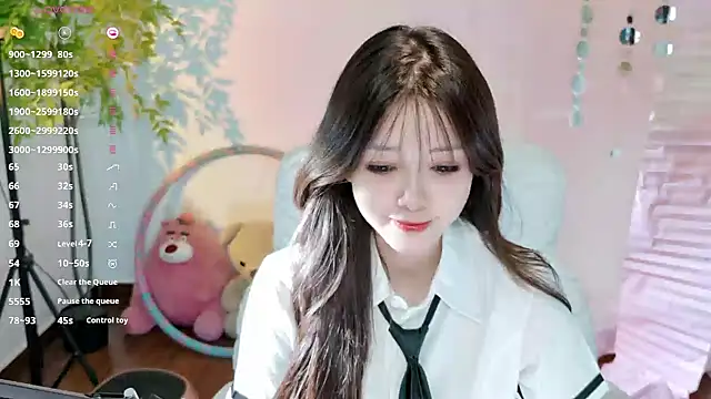 Snapshot of Yiluo95 chatting on 05-28-26, 04:48 Yiluo95 online show from 05-28-26, 04:48