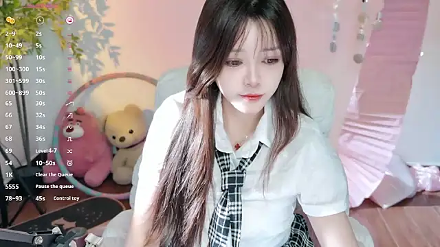 Snapshot of Yiluo95 chatting on 06-09-26, 04:40 Yiluo95 online show from 06-09-26, 04:40