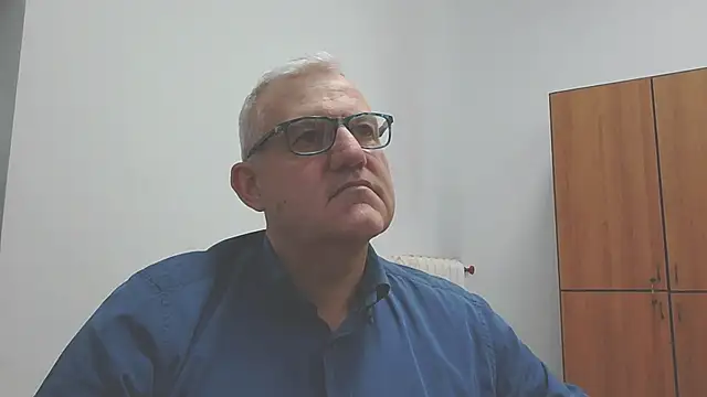 Snapshot of Diegoriv71 chatting on 12-18-25, 01:28 Diegoriv71 online show from 12-18-25, 01:28