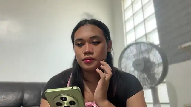 untouchable mia online show from 11-01-25, 04:25