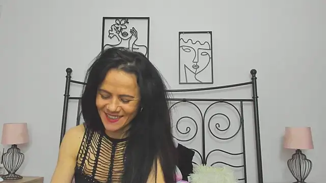 Snapshot of brianaflynt chatting on 11-03-25, 09:05 brianaflynt online show from 11-03-25, 09:05