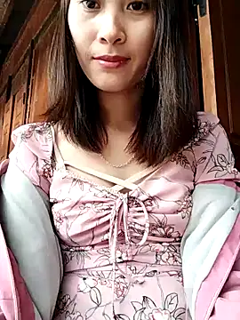 Snapshot of Em_xinh01 chatting on 11-05-25, 06:35 Em xinh01 online show from 11-05-25, 06:35