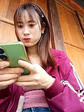 Em xinh01 online show from 03-17-26, 04:39