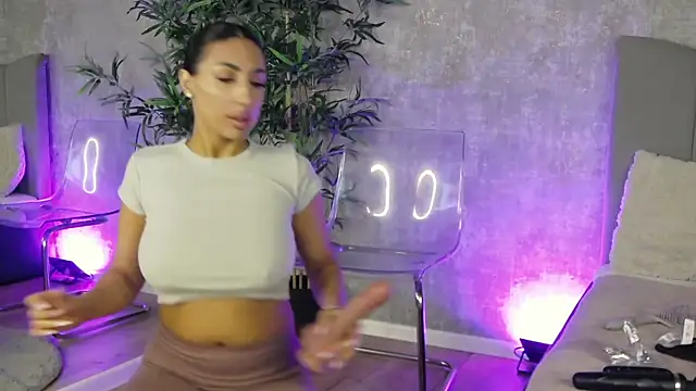 NattyMoonx online show from 11-30-25, 09:41