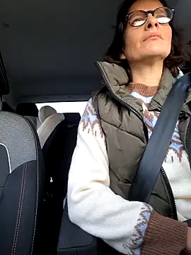 Piediniecollant online show from 12-21-25, 08:21