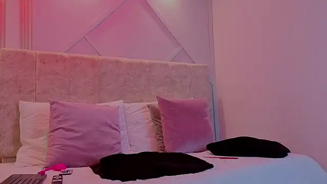 Scarlett  lace online show from 12-16-25, 04:39