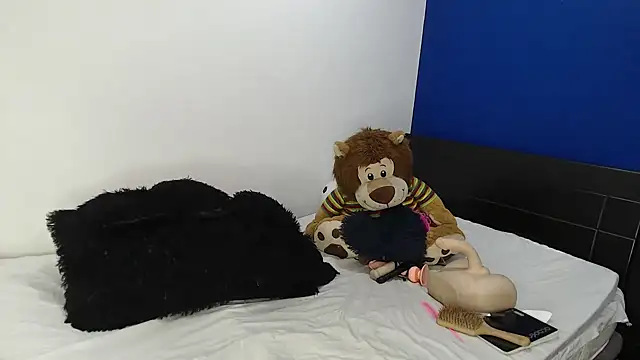 EmmilyConnor online show from 07-20-26, 02:30